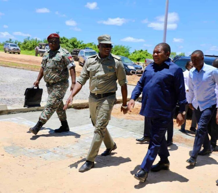 Filipe Nyusi diz que os terroristas sofreram baixas na zona de Mbau