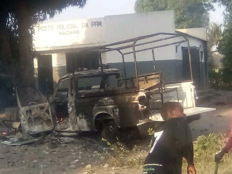 Procuradoria legaliza a prisão de vinte e quatro suspeitos de incendiar posto da Polícia