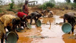 Comissão Parlamentar de Inquérito integra facilitadores de licenças e chega a conclusões ligeiras