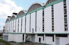 Ex-trabalhadores da “Vidreira” querem intervenção de Daniel Chapo