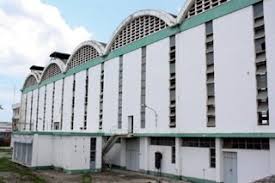 Ex-trabalhadores da “Vidreira” querem intervenção de Daniel Chapo