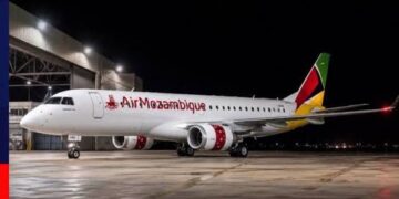 LAM anuncia integração de dois Embraer -190 que estavam em reparação em Johanesburg